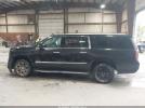 Cadillac Escalade Standard Image 9