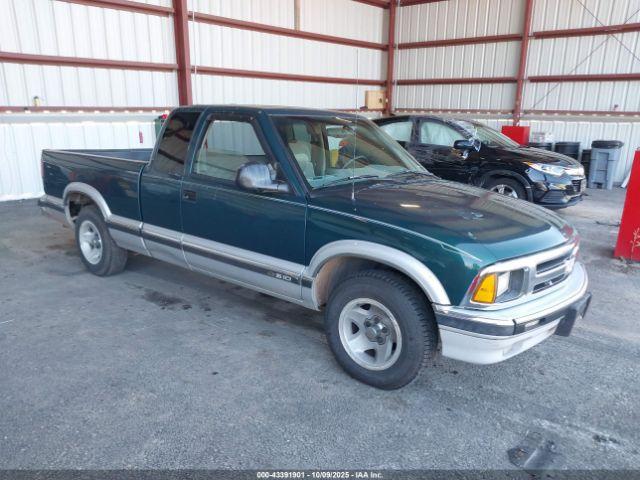  Salvage Chevrolet S-10