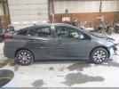 Toyota Prius Le Image 12