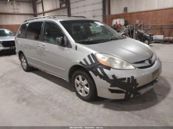  Salvage Toyota Sienna
