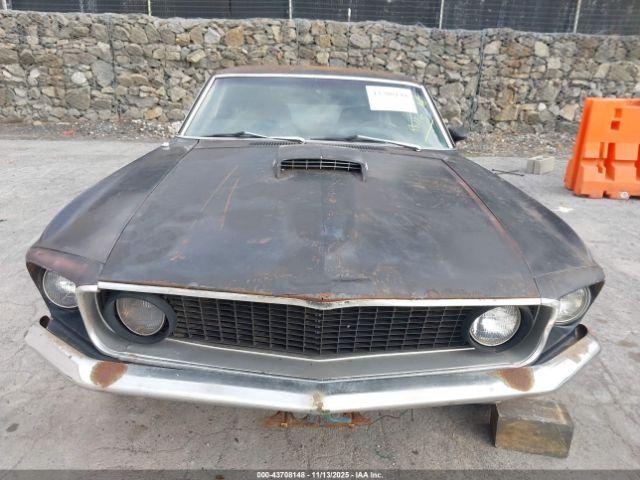 Ford Mustang Image 6