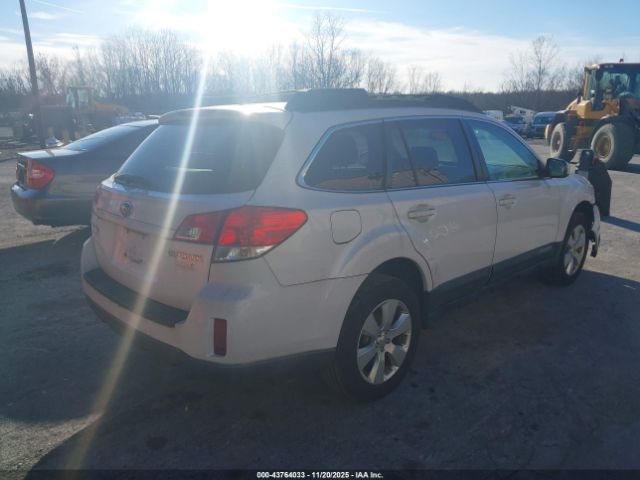 Subaru Outback 2.5i Limited Image 6