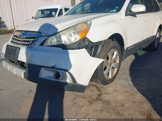 Subaru Outback 2.5i Limited Image 10