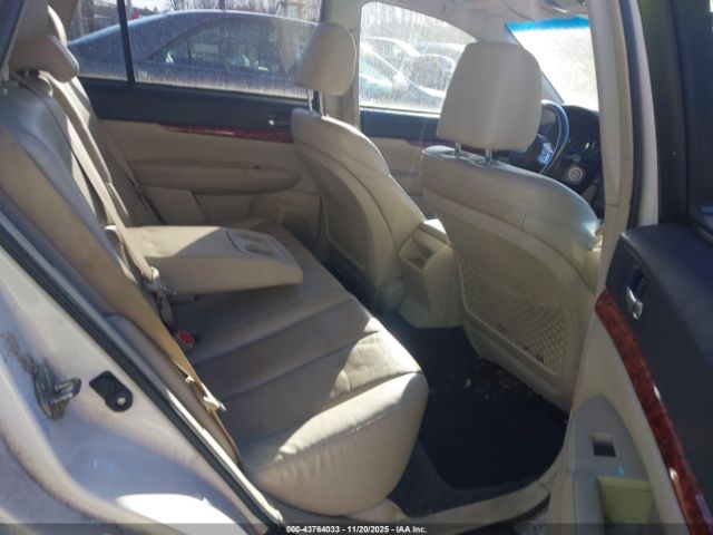 Subaru Outback 2.5i Limited Image 4