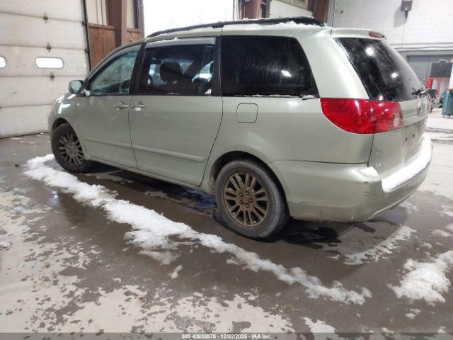 Toyota Sienna Xle Image 14