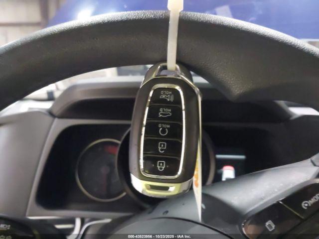 Hyundai ELANTRA Sel Image 2