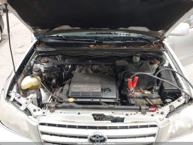 Toyota Highlander V6 Image 13