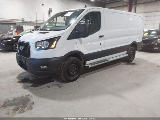 Ford Transit Image 3
