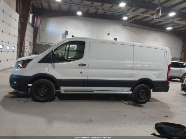 Ford Transit Image 14