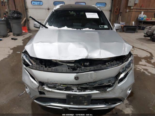 Mercedes-Benz GLA 4matic Image 6