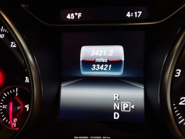 Mercedes-Benz GLA 4matic Image 16