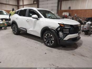  Salvage Nissan Kicks