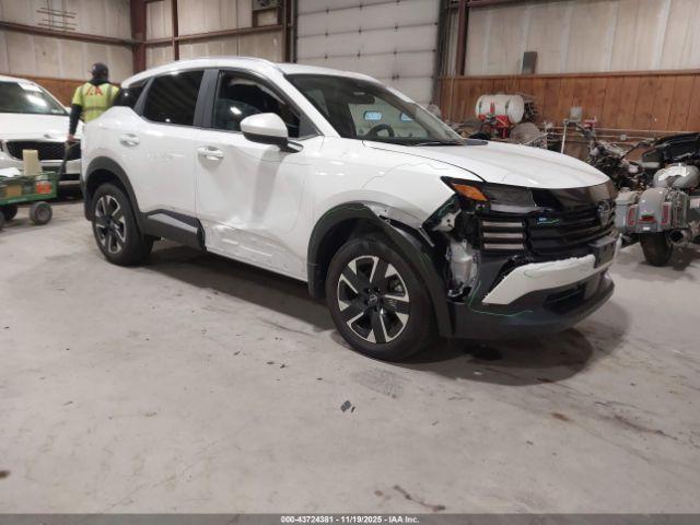  Salvage Nissan Kicks