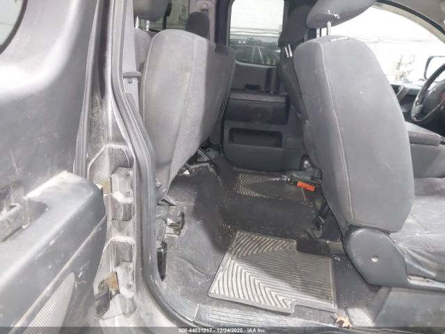 Nissan Titan Se Image 9