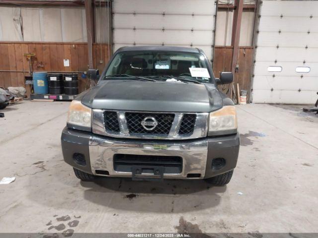 Nissan Titan Se Image 14