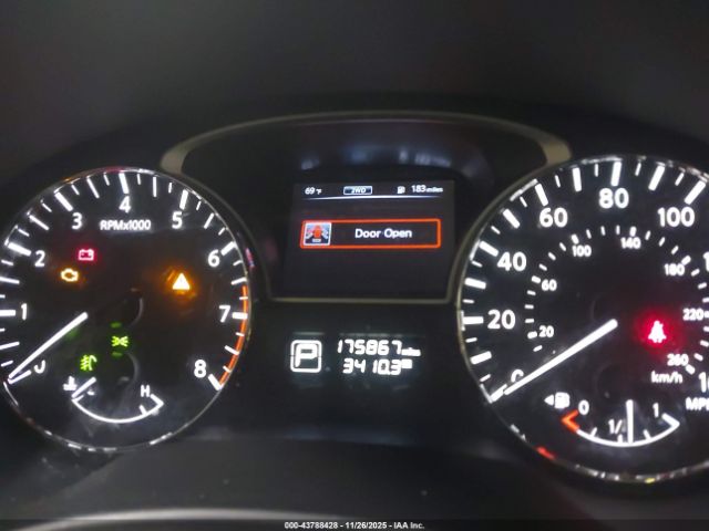 Nissan Pathfinder Sv Image 7