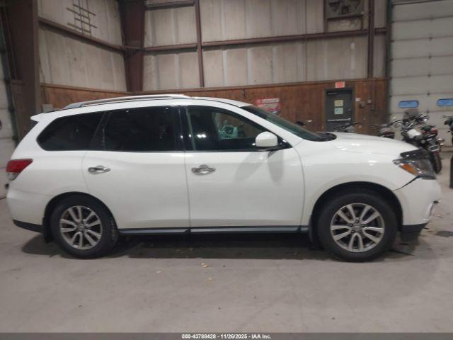 Nissan Pathfinder Sv Image 3