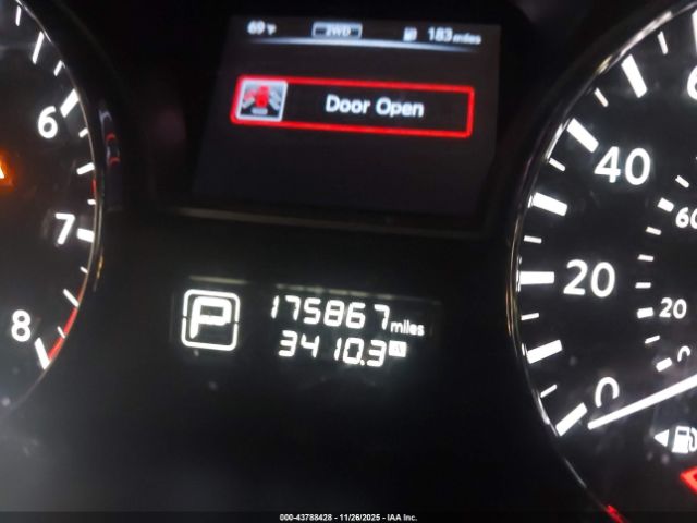 Nissan Pathfinder Sv Image 2