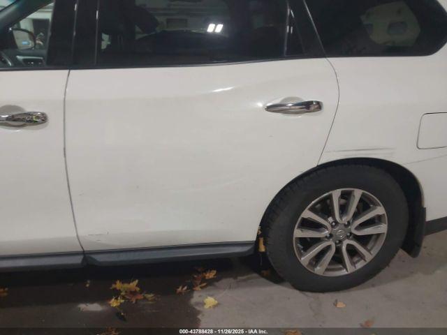 Nissan Pathfinder Sv Image 10