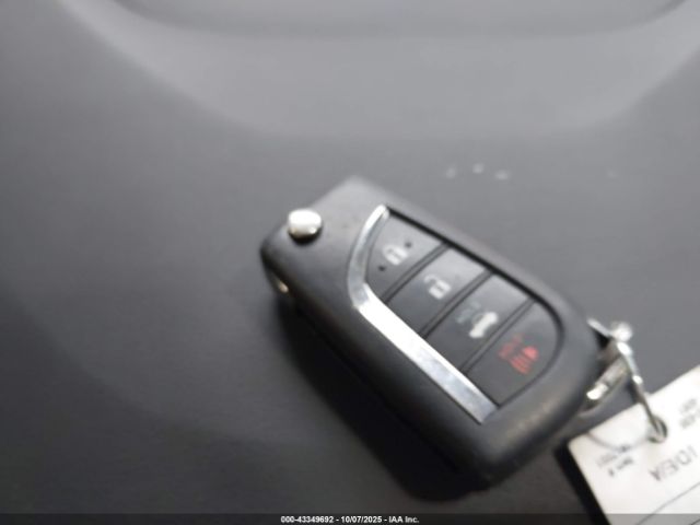 Toyota Corolla Le Image 8