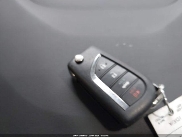 Toyota Corolla Le Image 8