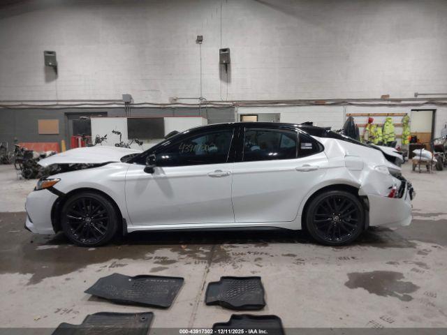 Toyota Camry Xse Image 10