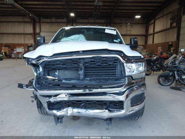 Ram 2500 Tradesman  4x4 8' Box Image 4