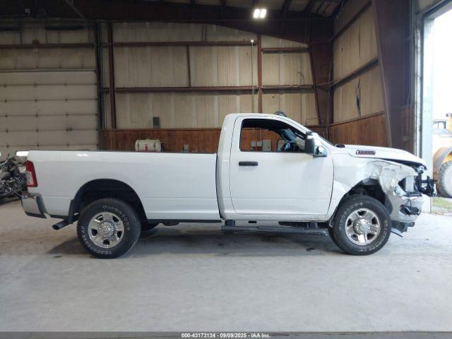 Ram 2500 Tradesman  4x4 8' Box Image 12
