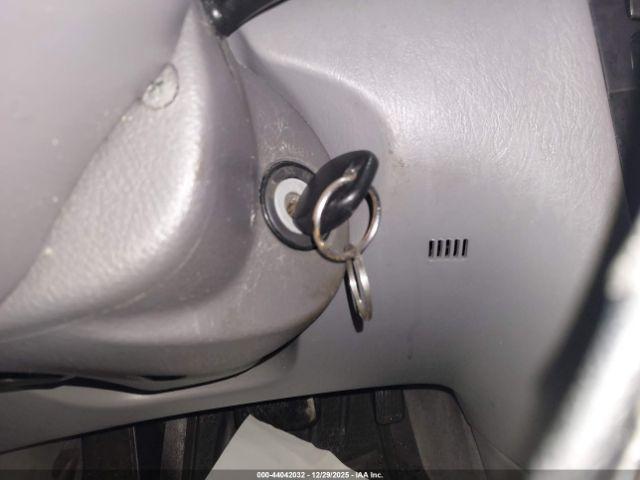 Toyota Corolla Ce Image 11