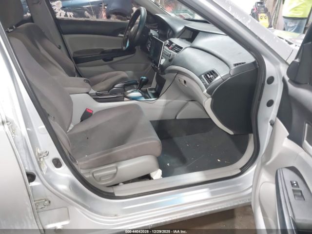 Honda Accord 2.4 Lx Image 9