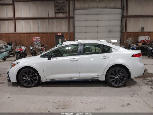 Toyota Corolla Hybrid Se Image 11