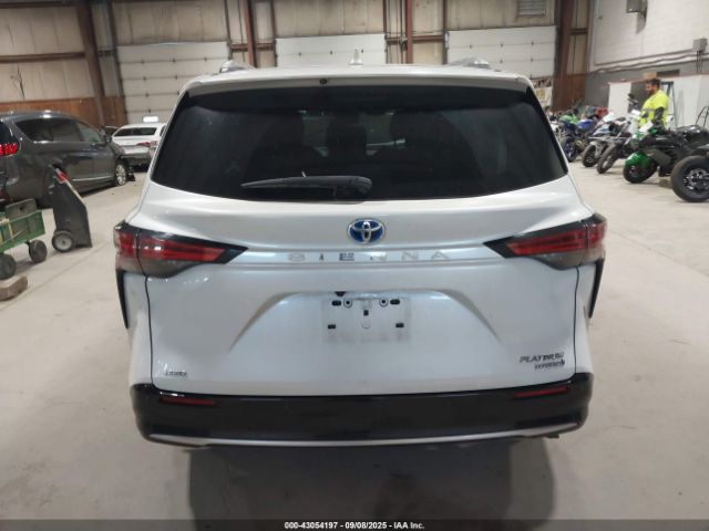 Toyota Sienna Platinum Image 14