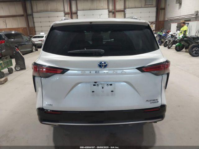 Toyota Sienna Platinum Image 14