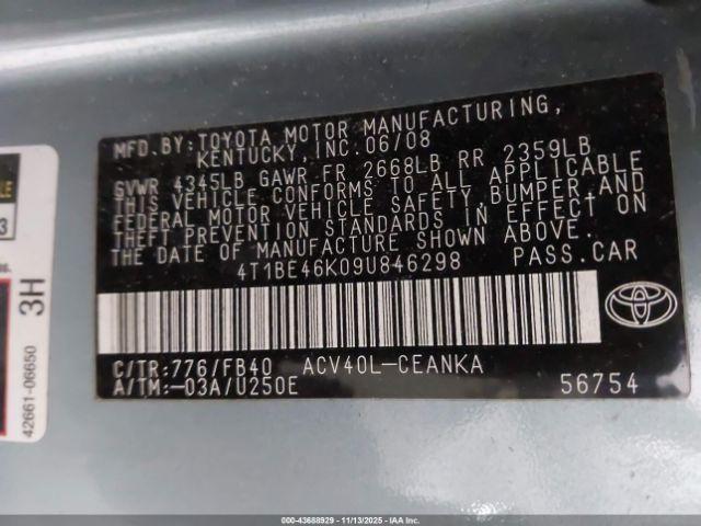 Toyota Camry Le Image 8