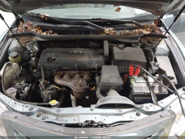 Toyota Camry Le Image 2