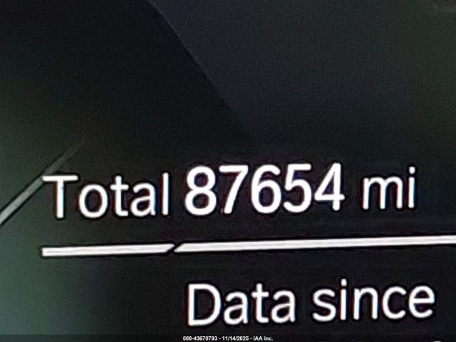 BMW 3 Series Xdrive Image 4