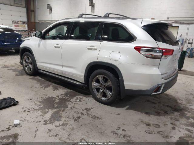 Toyota Highlander Limited Platinum Image 14