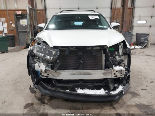 Toyota Highlander Limited Platinum Image 5