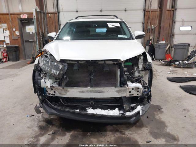 Toyota Highlander Limited Platinum Image 17