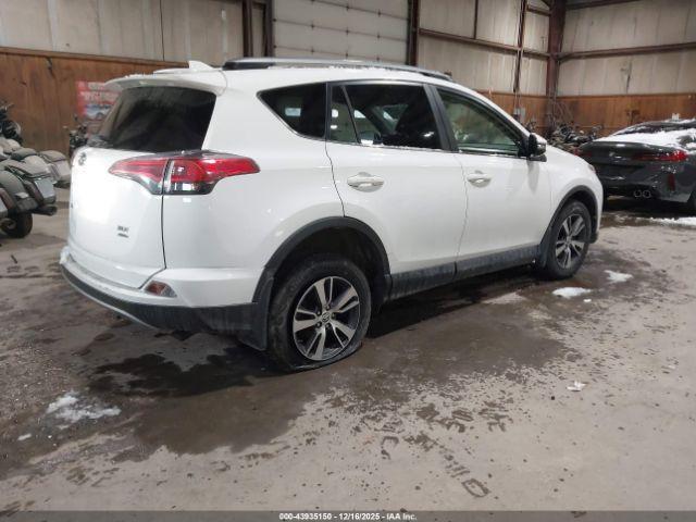 Toyota RAV4 Xle Image 10