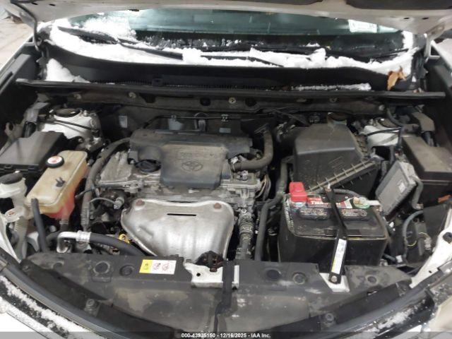 Toyota RAV4 Xle Image 3