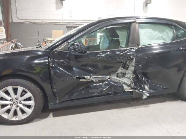 Toyota Camry Le Awd Image 9