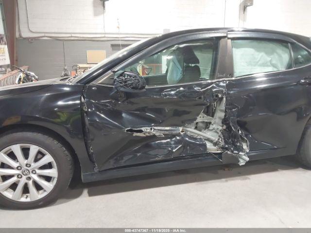 Toyota Camry Le Awd Image 9