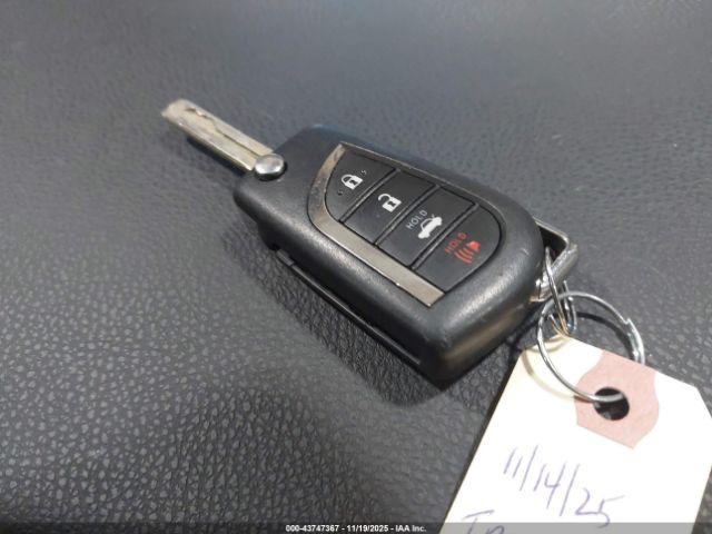 Toyota Camry Le Awd Image 3