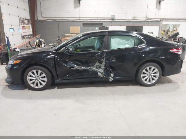 Toyota Camry Le Awd Image 10