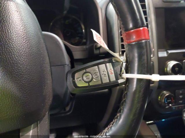 Ford F-150 Raptor Image 9