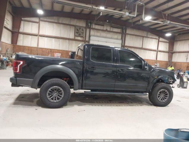 Ford F-150 Raptor Image 10