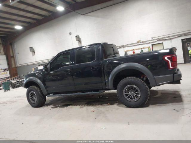 Ford F-150 Raptor Image 13