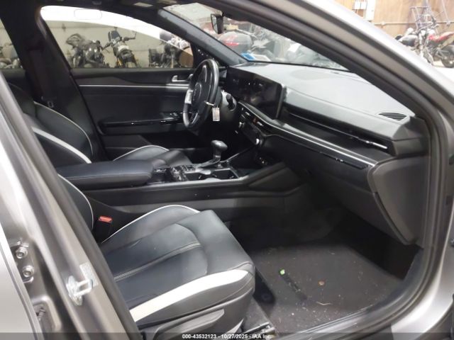 Kia K5 Gt-line Image 9