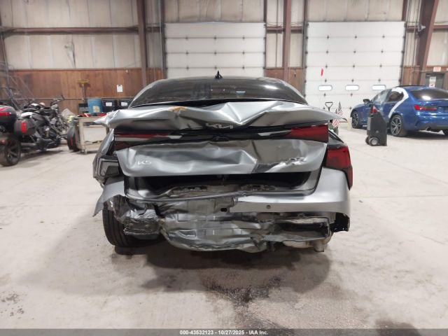 Kia K5 Gt-line Image 16